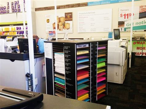 does staples print large pictures.